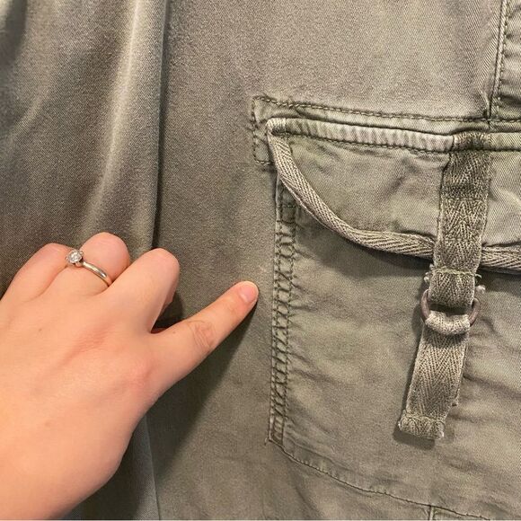 American eagle super high-rise baggy wide leg cargo pants women’s 6 short olive - Picture 9 of 16